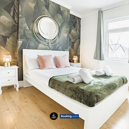 Stunning House By Ls2G Short Lets & Serviced Accommodation Greater London With Free Wifi Eksteriør billede