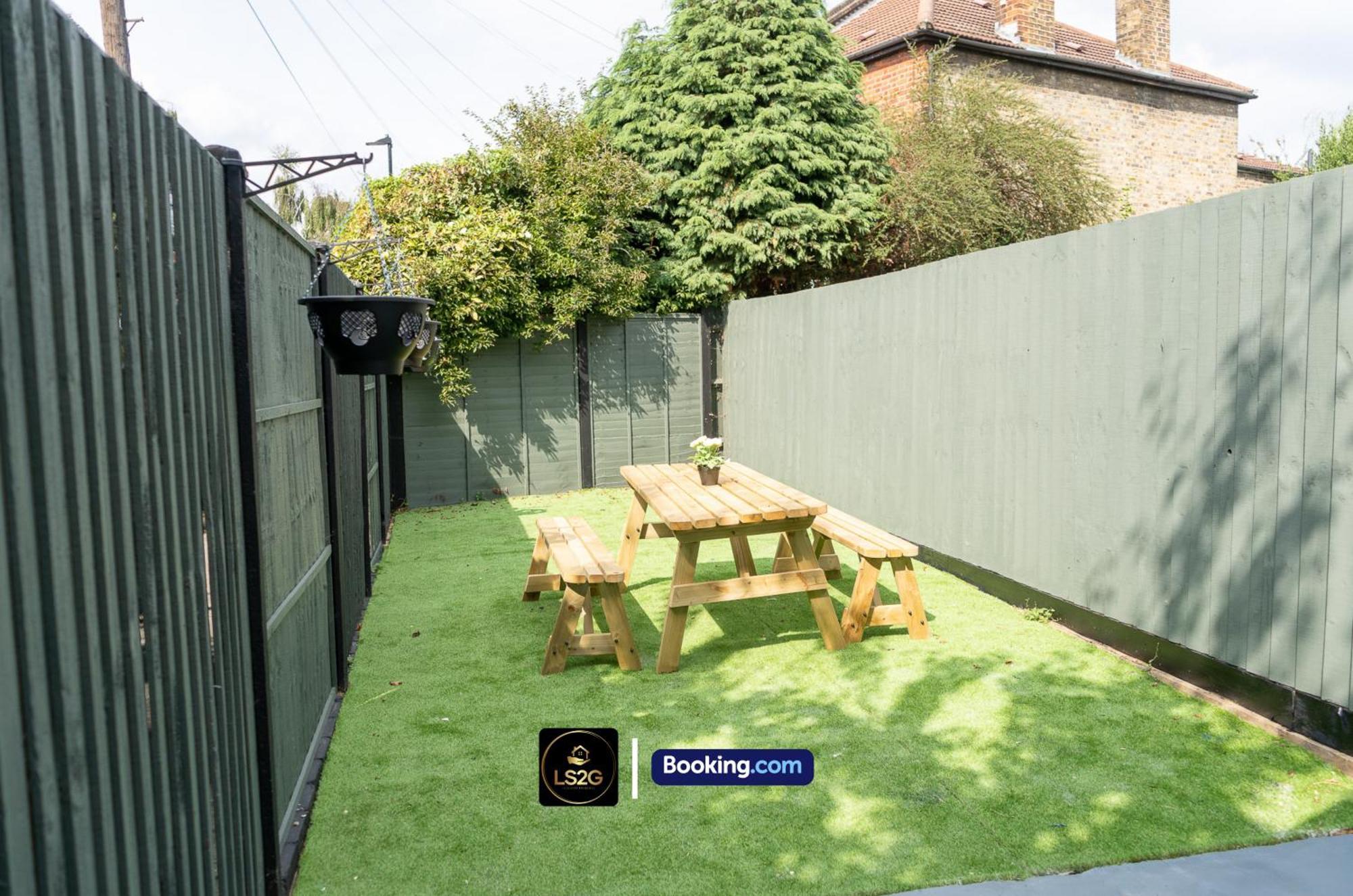 Stunning House By Ls2G Short Lets & Serviced Accommodation Greater London With Free Wifi Eksteriør billede