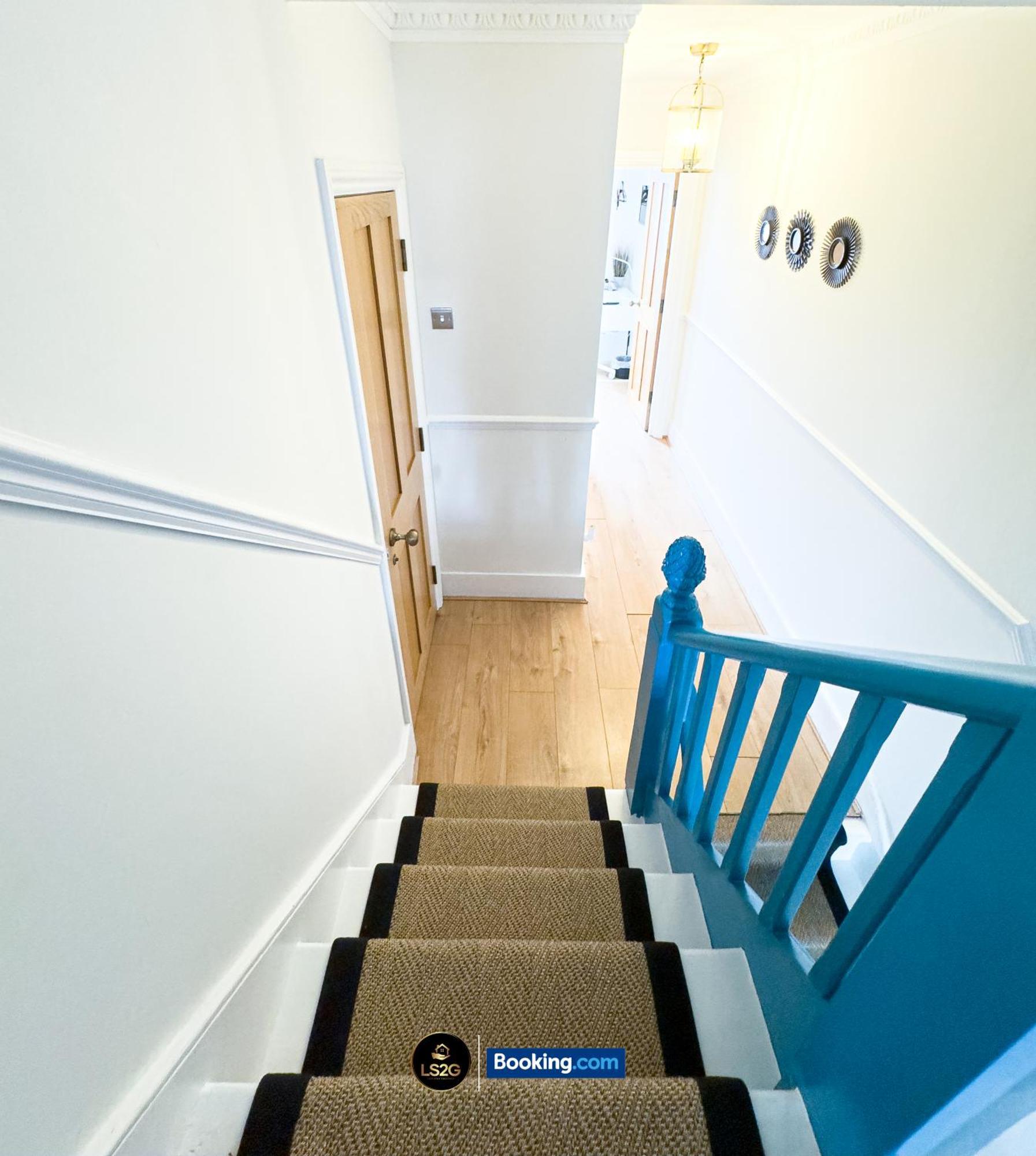 Stunning House By Ls2G Short Lets & Serviced Accommodation Greater London With Free Wifi Eksteriør billede