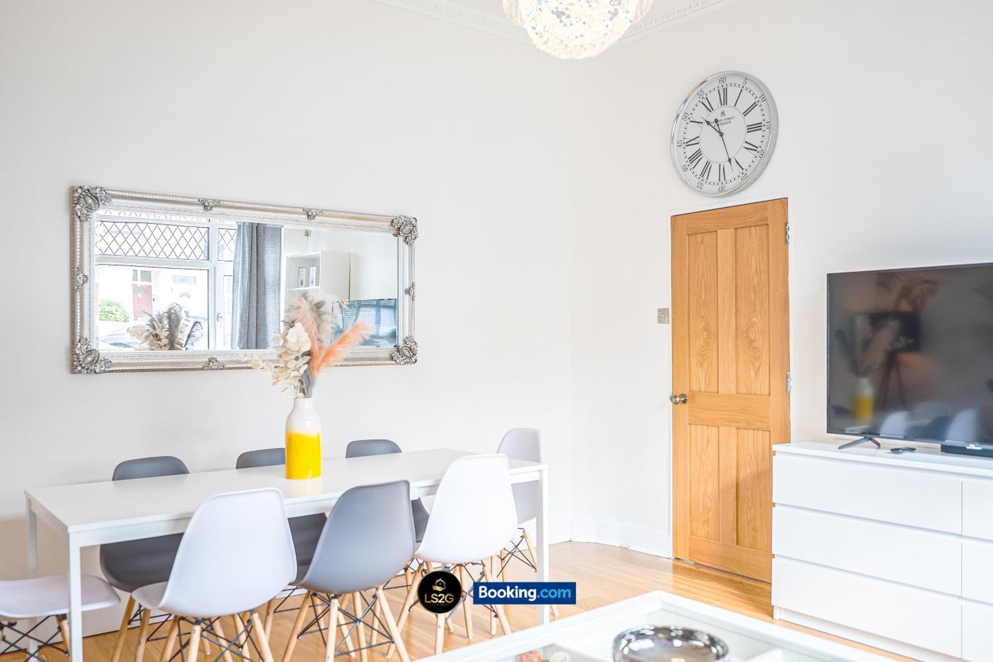 Stunning House By Ls2G Short Lets & Serviced Accommodation Greater London With Free Wifi Eksteriør billede