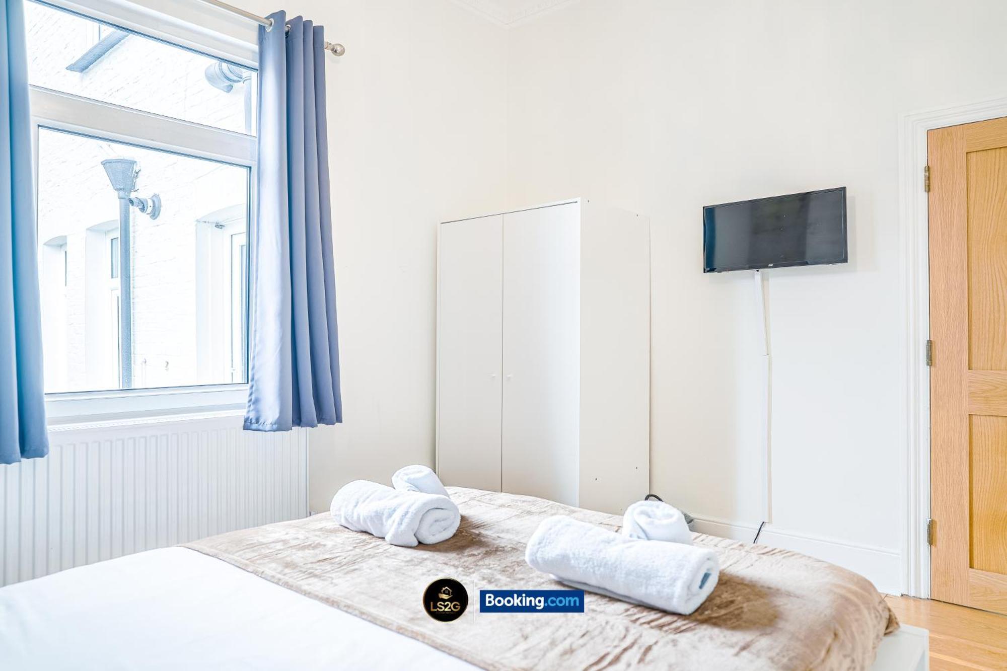 Stunning House By Ls2G Short Lets & Serviced Accommodation Greater London With Free Wifi Eksteriør billede