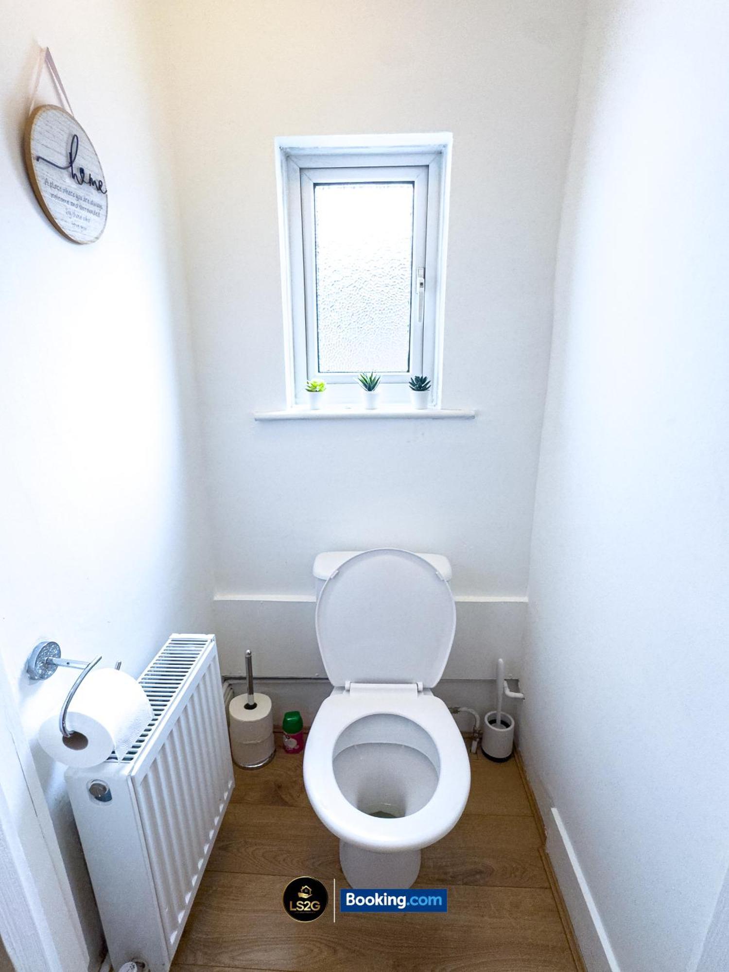 Stunning House By Ls2G Short Lets & Serviced Accommodation Greater London With Free Wifi Eksteriør billede