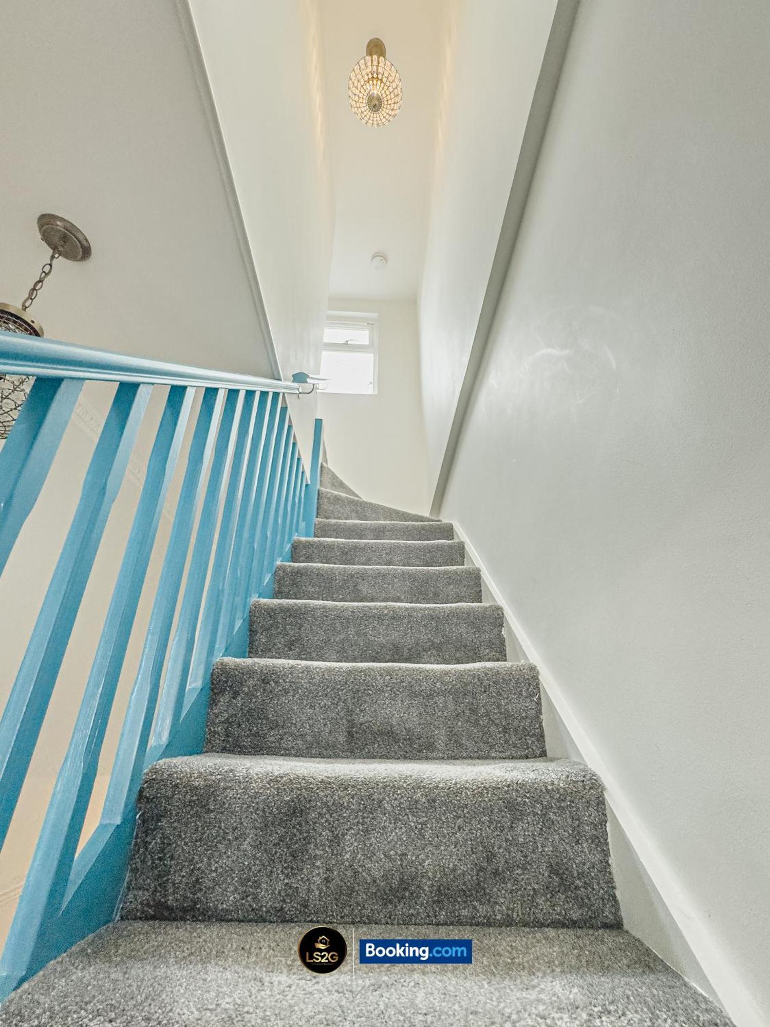 Stunning House By Ls2G Short Lets & Serviced Accommodation Greater London With Free Wifi Eksteriør billede