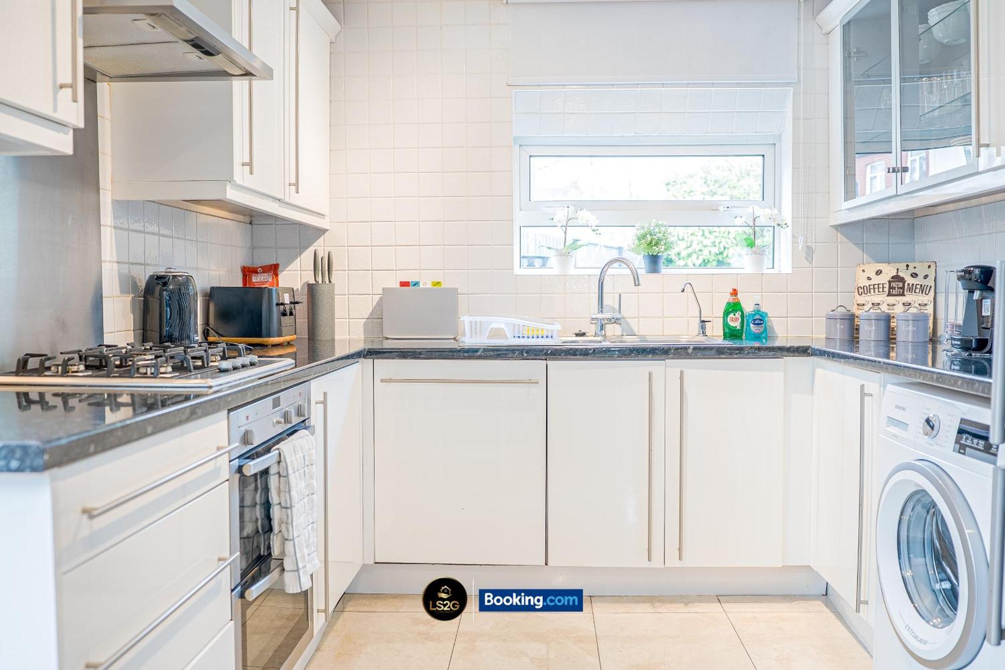 Stunning House By Ls2G Short Lets & Serviced Accommodation Greater London With Free Wifi Eksteriør billede