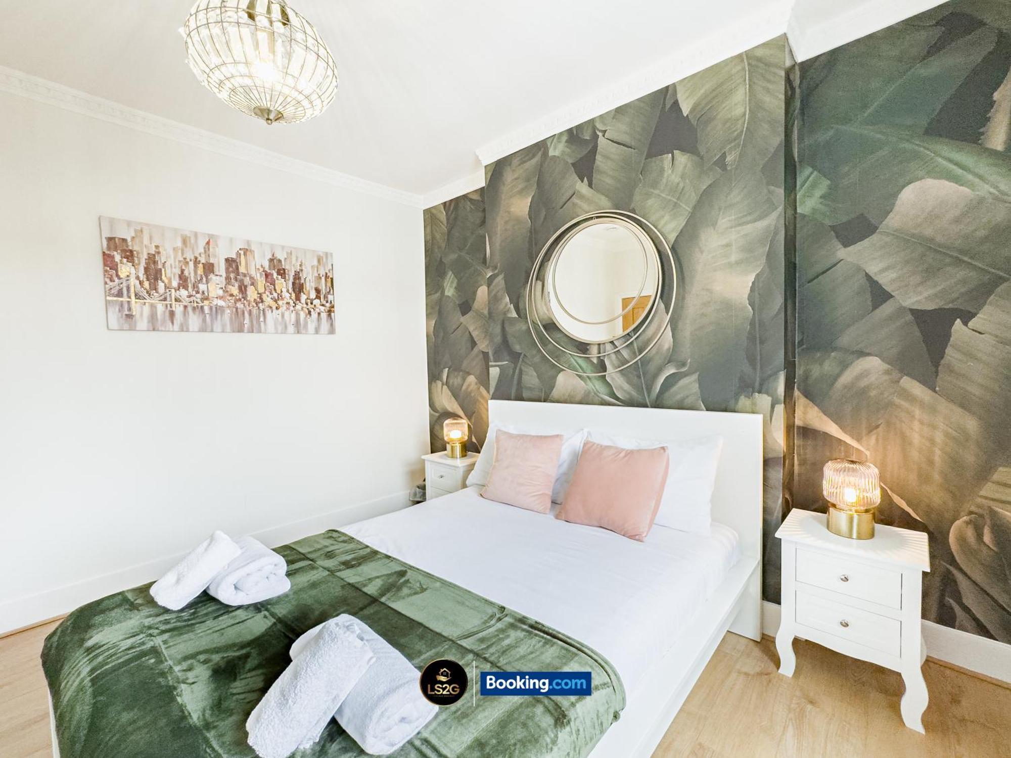 Stunning House By Ls2G Short Lets & Serviced Accommodation Greater London With Free Wifi Eksteriør billede