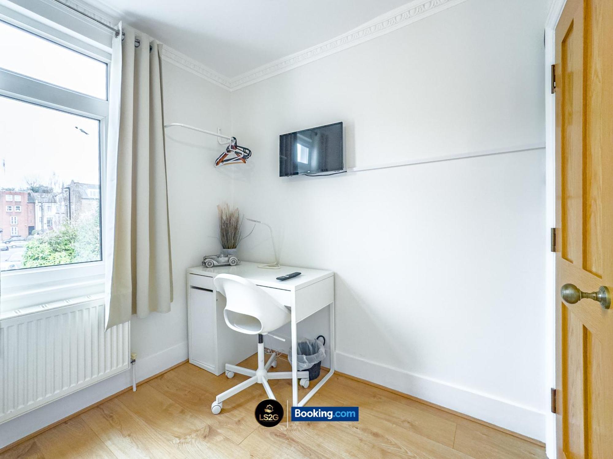 Stunning House By Ls2G Short Lets & Serviced Accommodation Greater London With Free Wifi Eksteriør billede
