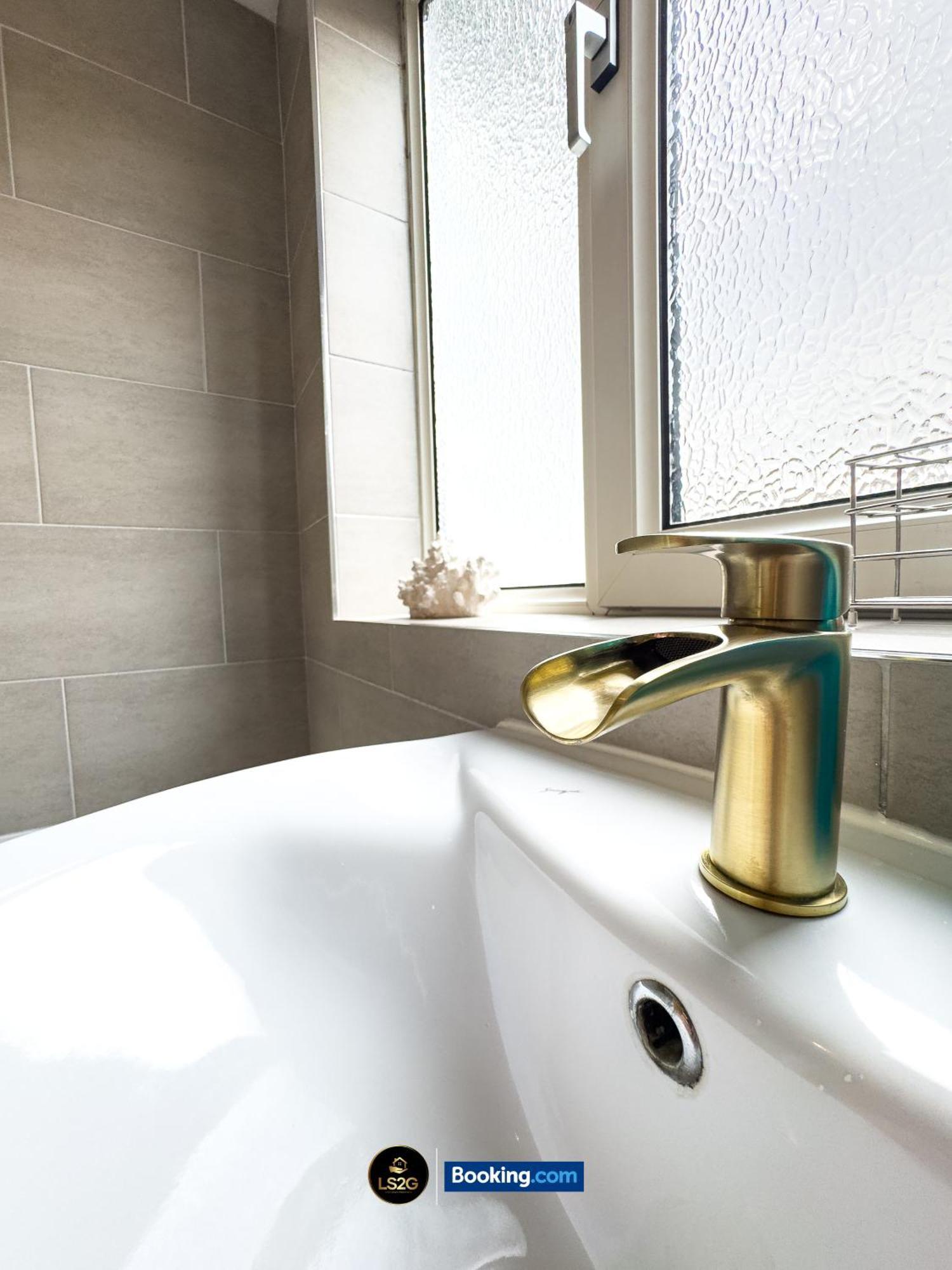 Stunning House By Ls2G Short Lets & Serviced Accommodation Greater London With Free Wifi Eksteriør billede