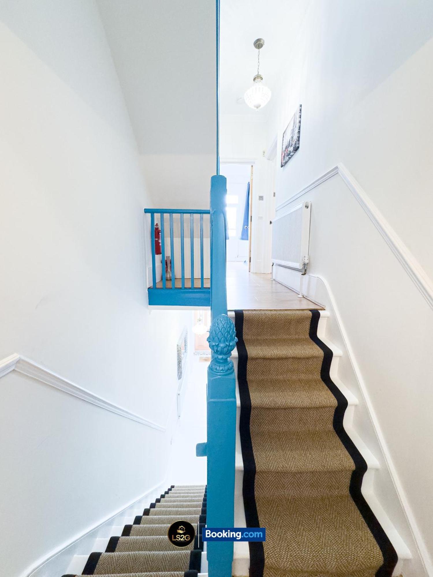 Stunning House By Ls2G Short Lets & Serviced Accommodation Greater London With Free Wifi Eksteriør billede
