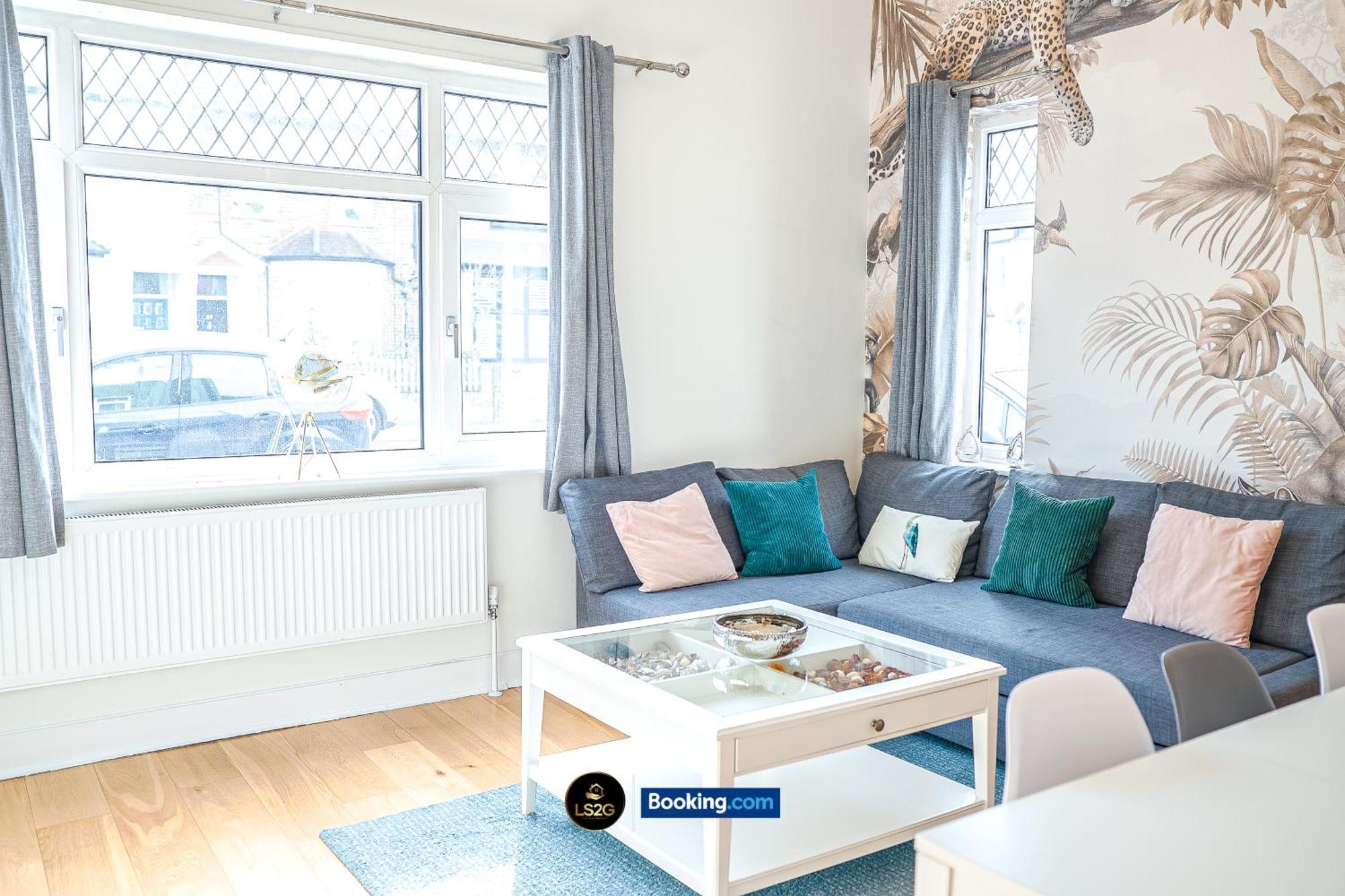 Stunning House By Ls2G Short Lets & Serviced Accommodation Greater London With Free Wifi Eksteriør billede